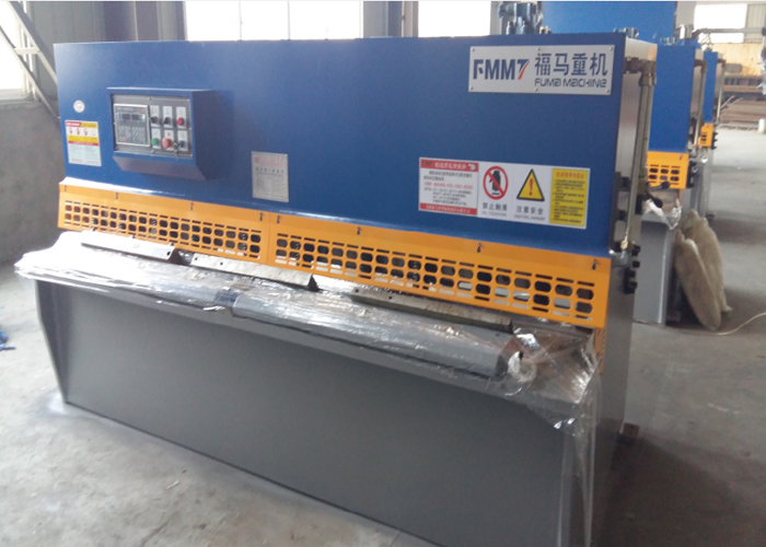 2016款擺式(shi)剪闆機QC12Y-6*2500