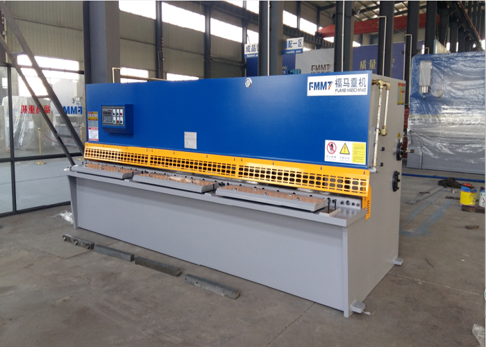 2016款擺式(shì)剪闆機QC12Y-8*4000