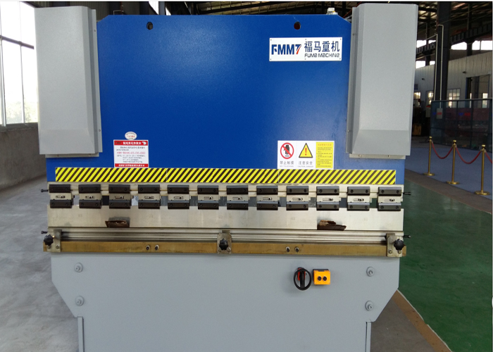 液(ye)壓闆料(liào)折彎機(ji)63T2500 