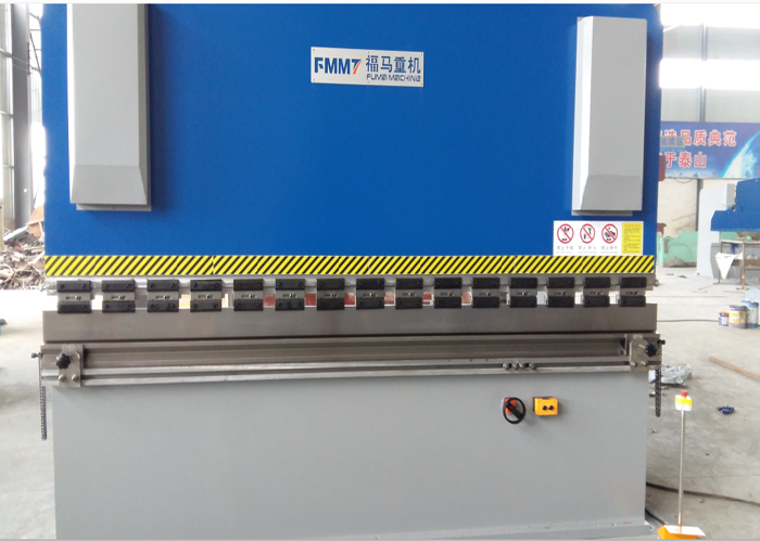 液(yè)壓闆料(liào)折彎機(jī)100T3200