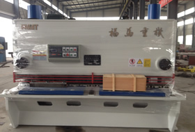 QC11Y-12×2500液(yè)壓閘式剪闆(pǎn)機
