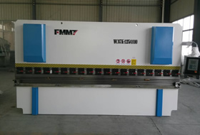 WC67K-125T4000扭軸同步(bu)數控折彎(wān)機