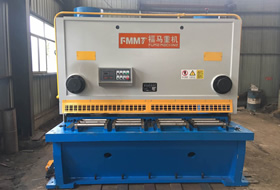 閘式剪(jiǎn)闆機40×2500 配伺服(fu)主電機