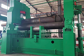 70×2500上輥(gun)萬能卷(juan)闆機